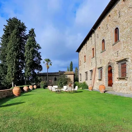Sleeps 4 Pool Wifi Apartment *