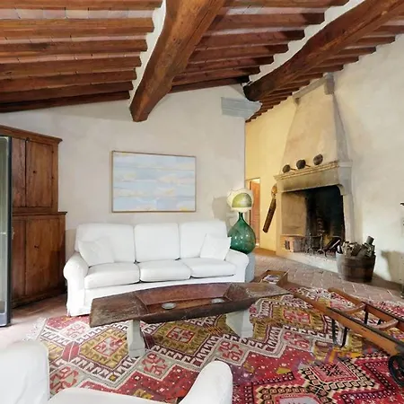 Sleeps 4 Pool Wifi Apartment Calzaiolo