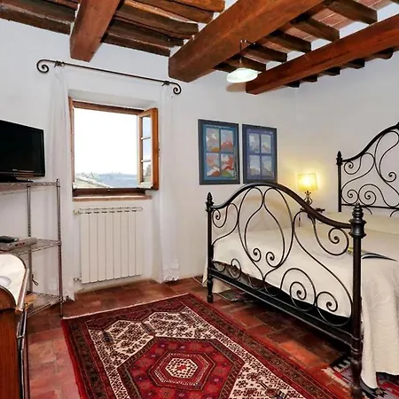 Sleeps 4 Pool Wifi Apartment