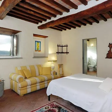 Sleeps 4 Pool Wifi Apartment *