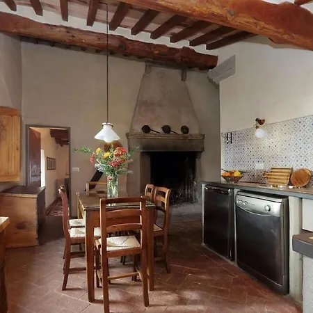 Sleeps 4 Pool Wifi Apartment *
