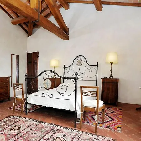 Sleeps 4 Pool Wifi Apartment Calzaiolo