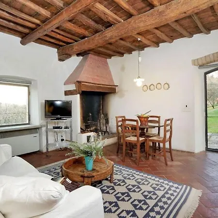 Sleeps 4 Pool Wifi Apartment Calzaiolo