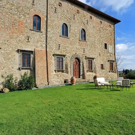 Sleeps 4 Pool Wifi Apartment *