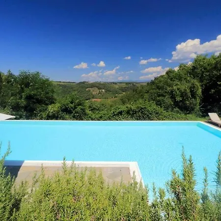 Apartment Sleeps 4 Pool Wifi *