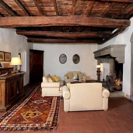 Sleeps 4 Pool Wifi Calzaiolo