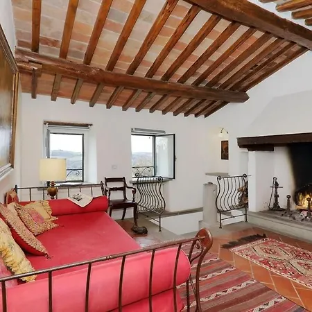 Sleeps 4 Pool Wifi Apartment