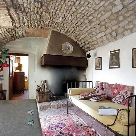 Sleeps 4 Pool Wifi Apartment *